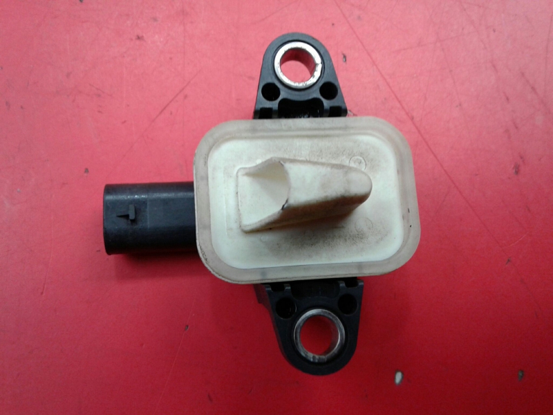Sensor de impacto VOLKSWAGEN Polo (6R, 6C) Imagem-1