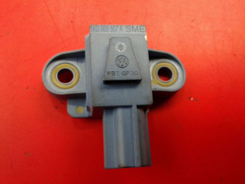 Sensor de impacto VOLKSWAGEN Golf V (1K1)