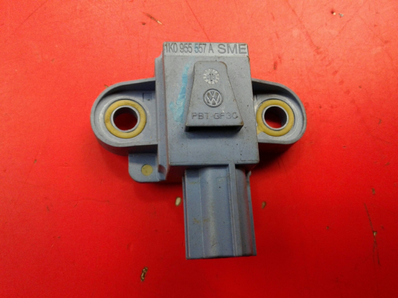 Sensor de impacto VOLKSWAGEN Golf V (1K1)