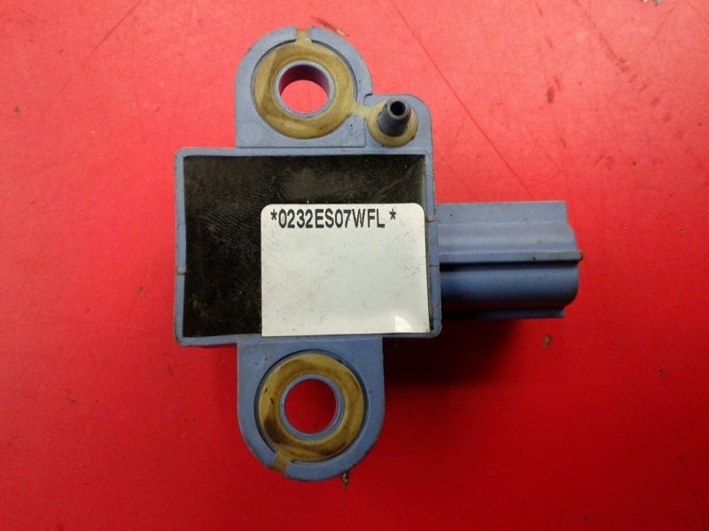 Sensor de impacto VOLKSWAGEN Golf V (1K1) Imagem-1