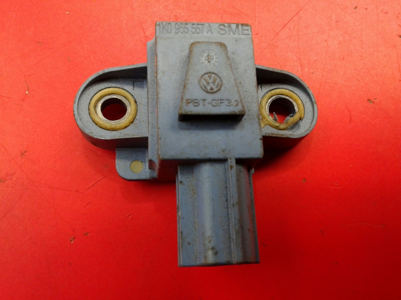 Sensor de impacto VOLKSWAGEN Golf V (1K1)