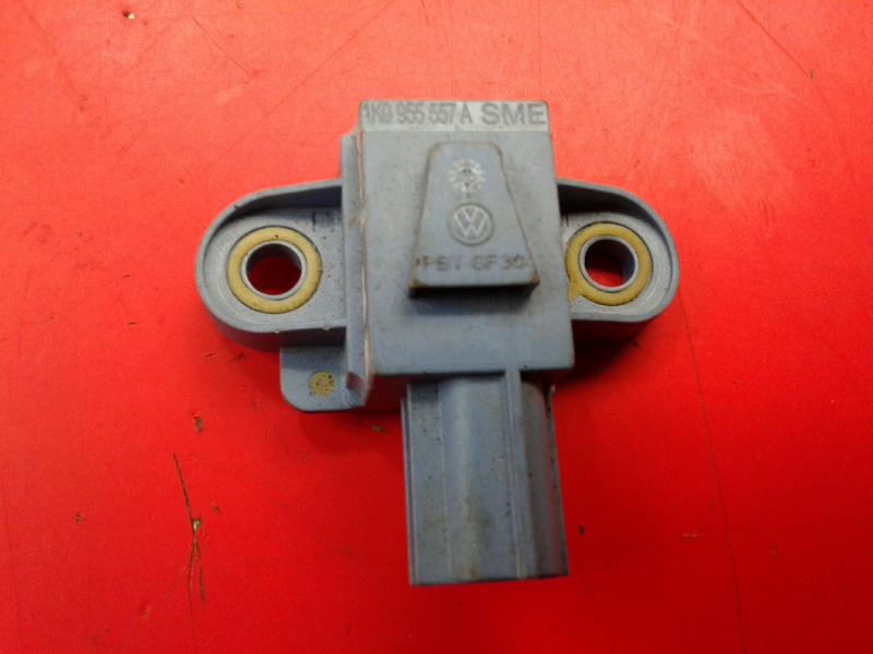 Sensor de impacto VOLKSWAGEN Golf V (1K1)