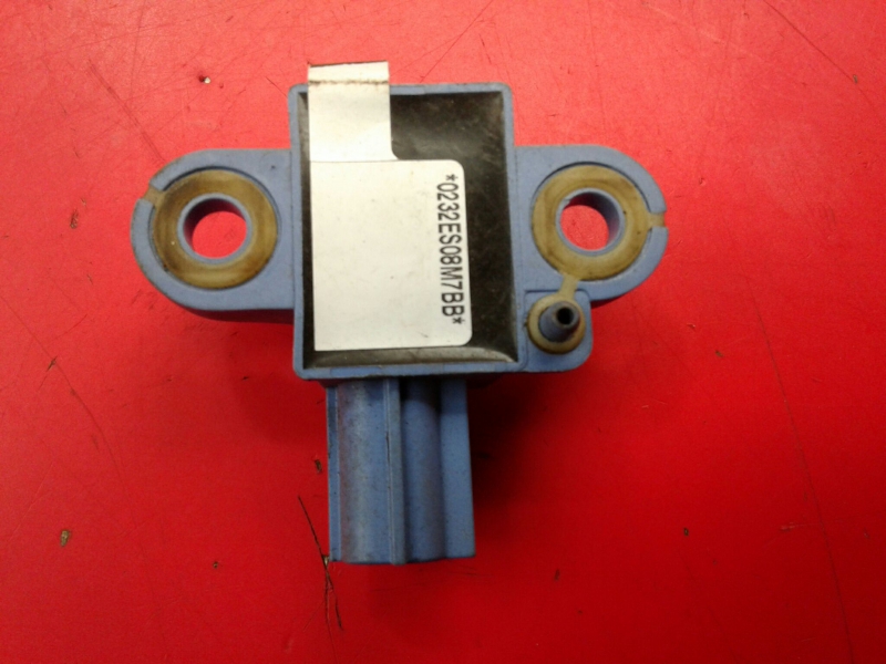 Sensor de impacto VOLKSWAGEN Golf V (1K1) Imagem-1