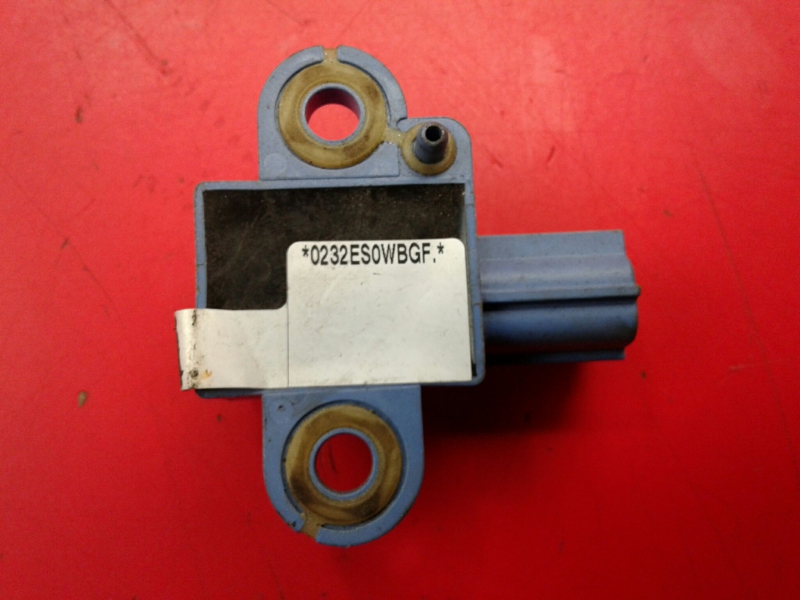 Sensor de impacto VOLKSWAGEN Golf V (1K1) Imagem-1