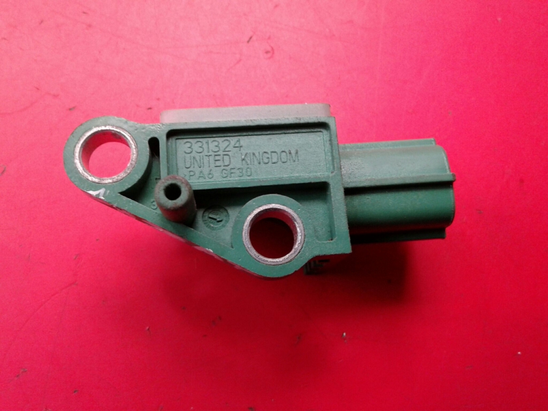 Sensor de impacto VOLKSWAGEN Passat (3C2)