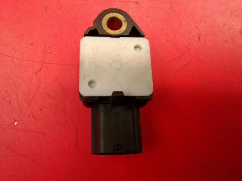 Sensor de impacto TOYOTA Yaris (_P9_) Imagem-1