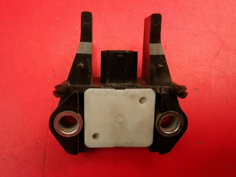 Sensor de impacto TOYOTA Yaris (_P9_) Imagem-1