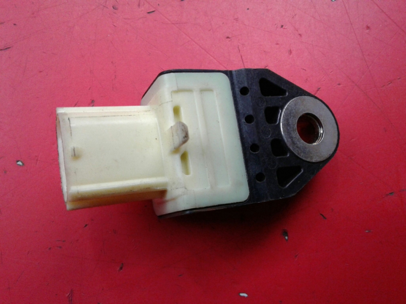 Sensor de impacto TOYOTA Auris Hatchback (_E18_) Imagem-1