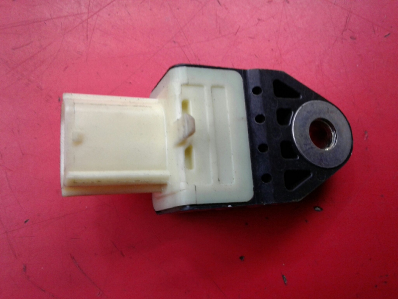 Sensor de impacto TOYOTA Auris Hatchback (_E18_) Imagem-1