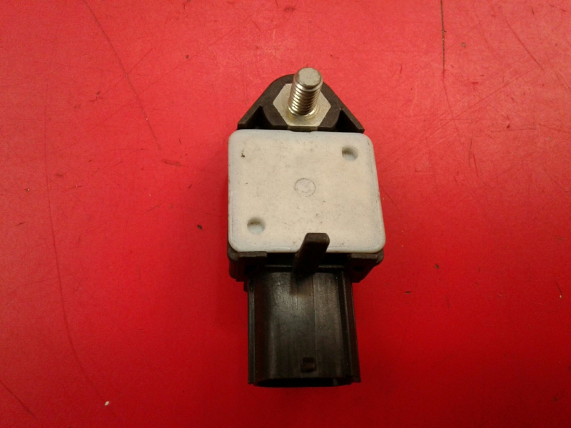 Sensor de impacto TOYOTA Corolla Hatchback (_E12_) Imagem-1