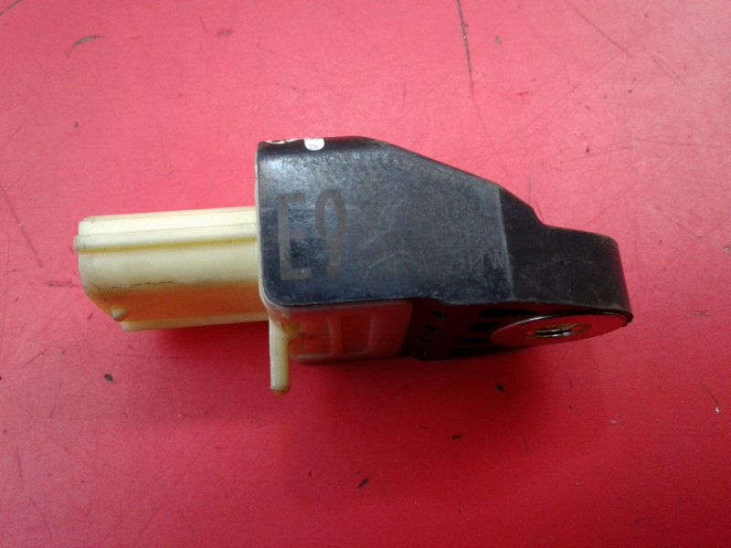 Sensor de impacto TOYOTA Yaris (_P13_)