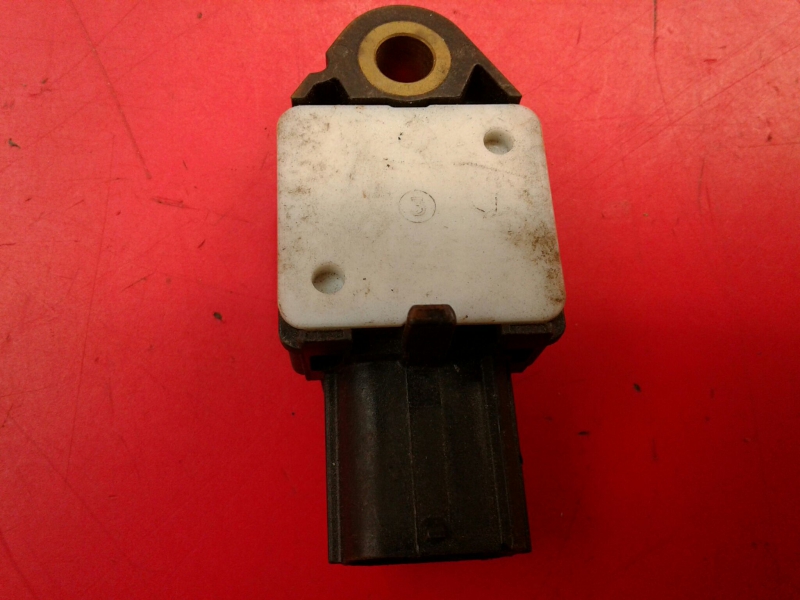 Sensor de impacto TOYOTA Yaris (_P9_) Imagem-1