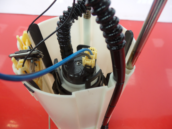 Pompe à carburant MITSUBISHI Fuso Imagem-3