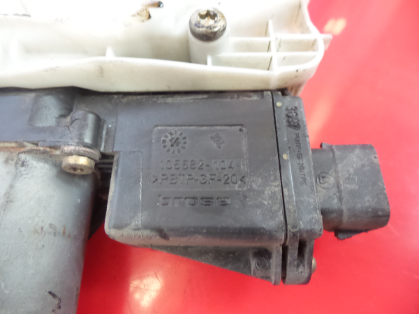 Lève-vitre arrière Droite MITSUBISHI Carisma Hatchback (DA_) Imagem-4