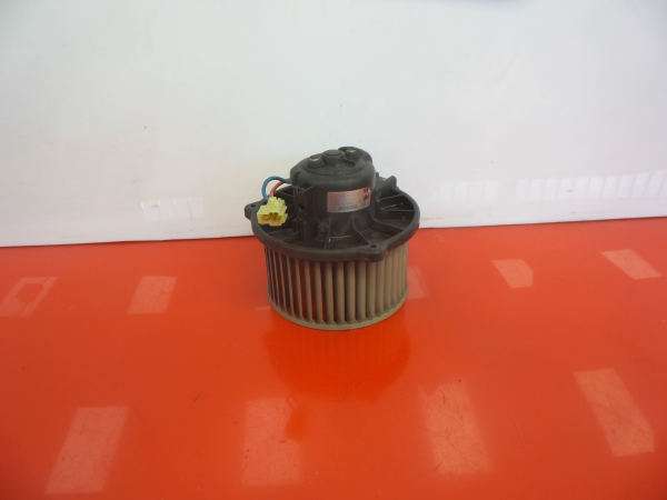 Moteur de chauffage MITSUBISHI Carisma Hatchback (DA_)