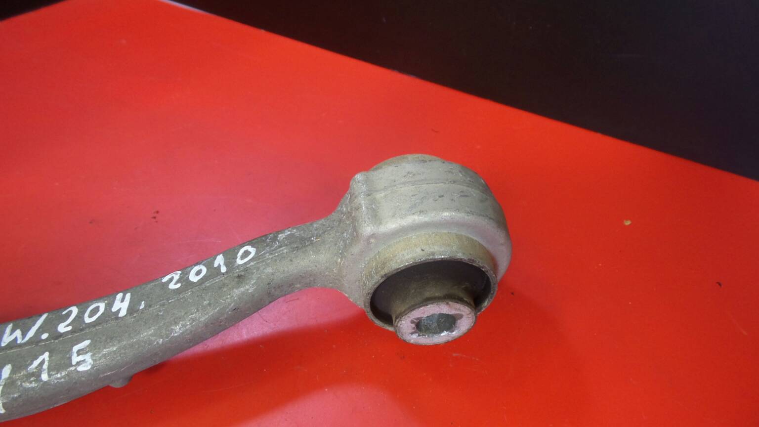 Bras de suspension Avant Droite MERCEDES-BENZ Classe C (W204) Imagem-1