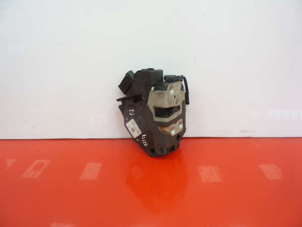 Serratura / chiusura porta anteriore sinistro FORD Focus III Carrinha