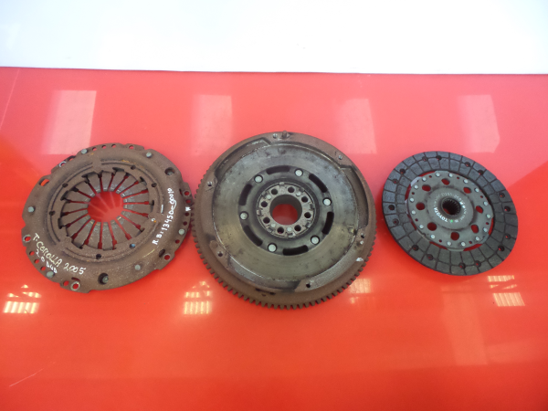 Volante motor TOYOTA Corolla Hatchback (_E12_) Imagem-2