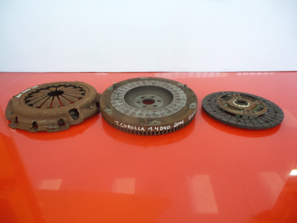 Volante motor TOYOTA Corolla Hatchback (_E12_) Imagem-3