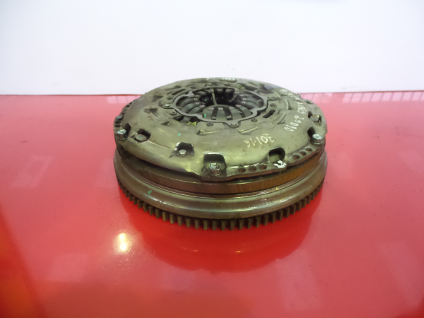 Volante motor TOYOTA Auris Hatchback (_E15_)