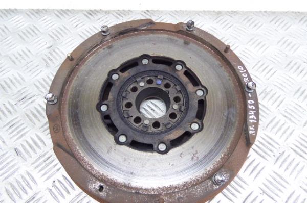 Volante motor TOYOTA Avensis Liftback (_T25_) Imagem-1