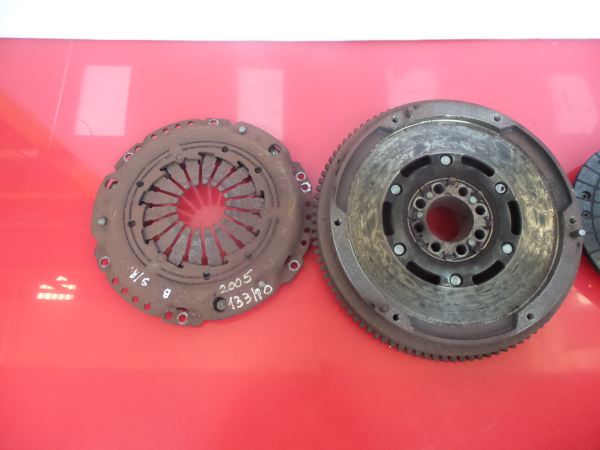 Volante motor TOYOTA Avensis Wagon (_T25_) Imagem-3