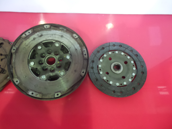 Volante do motor SUZUKI Swift III (MZ, EZ) Imagem-4