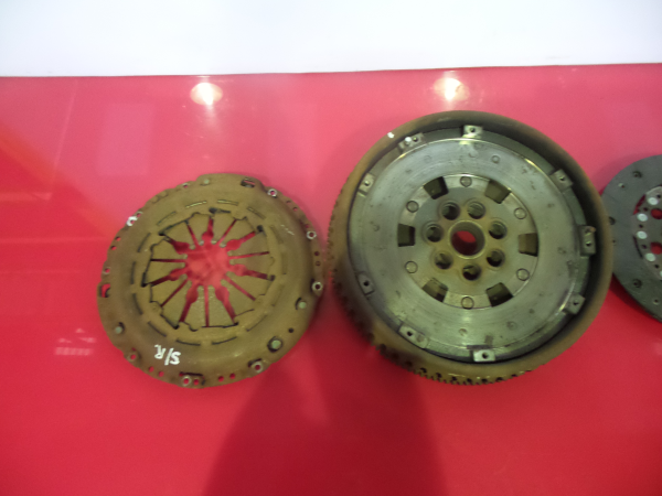 Volante motor MITSUBISHI Space Star Combi (DG_A) Imagem-3