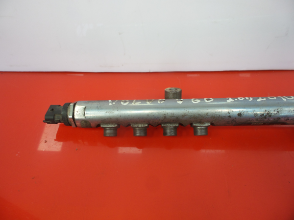 Fuel rail VOLVO V60 I (155) Imagem-1