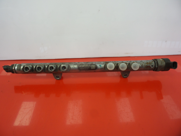 Fuel rail VOLVO V60 I (155) Imagem-3