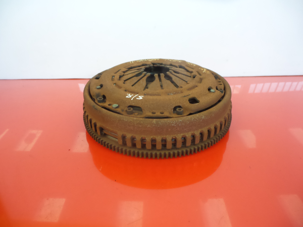 Volante motor MITSUBISHI Carisma Hatchback (DA_)