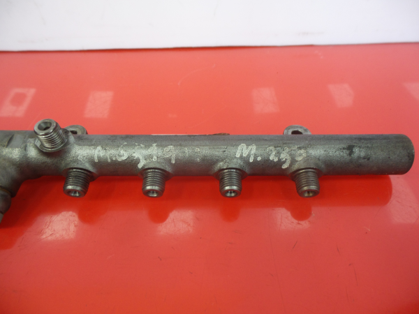 Fuel rail MERCEDES-BENZ Classe C (W204) Imagem-4