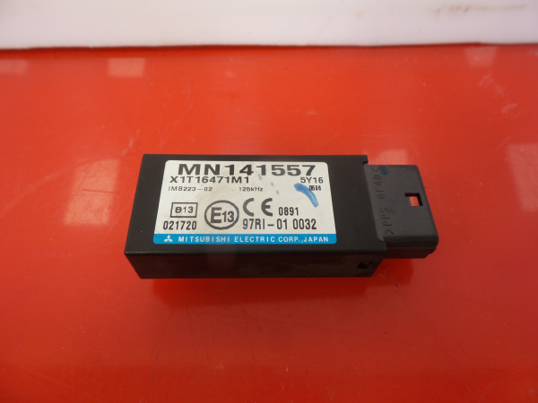 Bouton / interrupteur électromécanique  MITSUBISHI Grandis (NA_W) Imagem-2