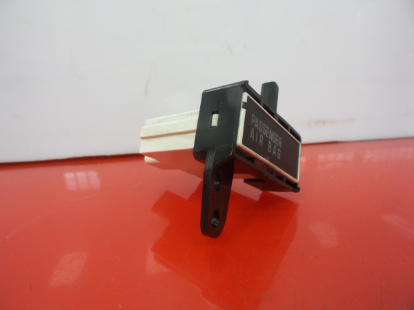 Bouton / interrupteur électromécanique  MITSUBISHI Grandis (NA_W) Imagem-1