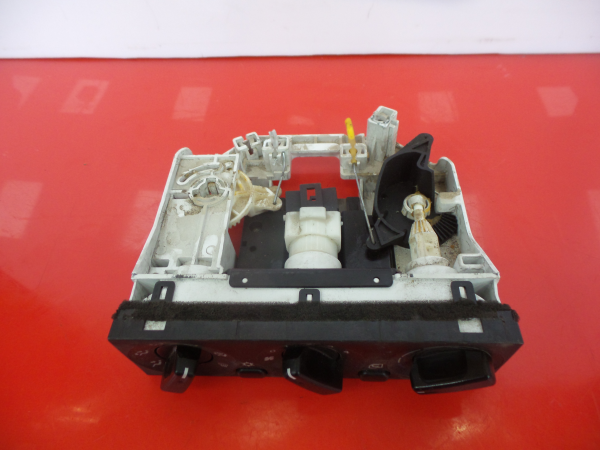 Comando clima MITSUBISHI Canter (FB7, FB8, FE7, FE8) VII Imagem-2