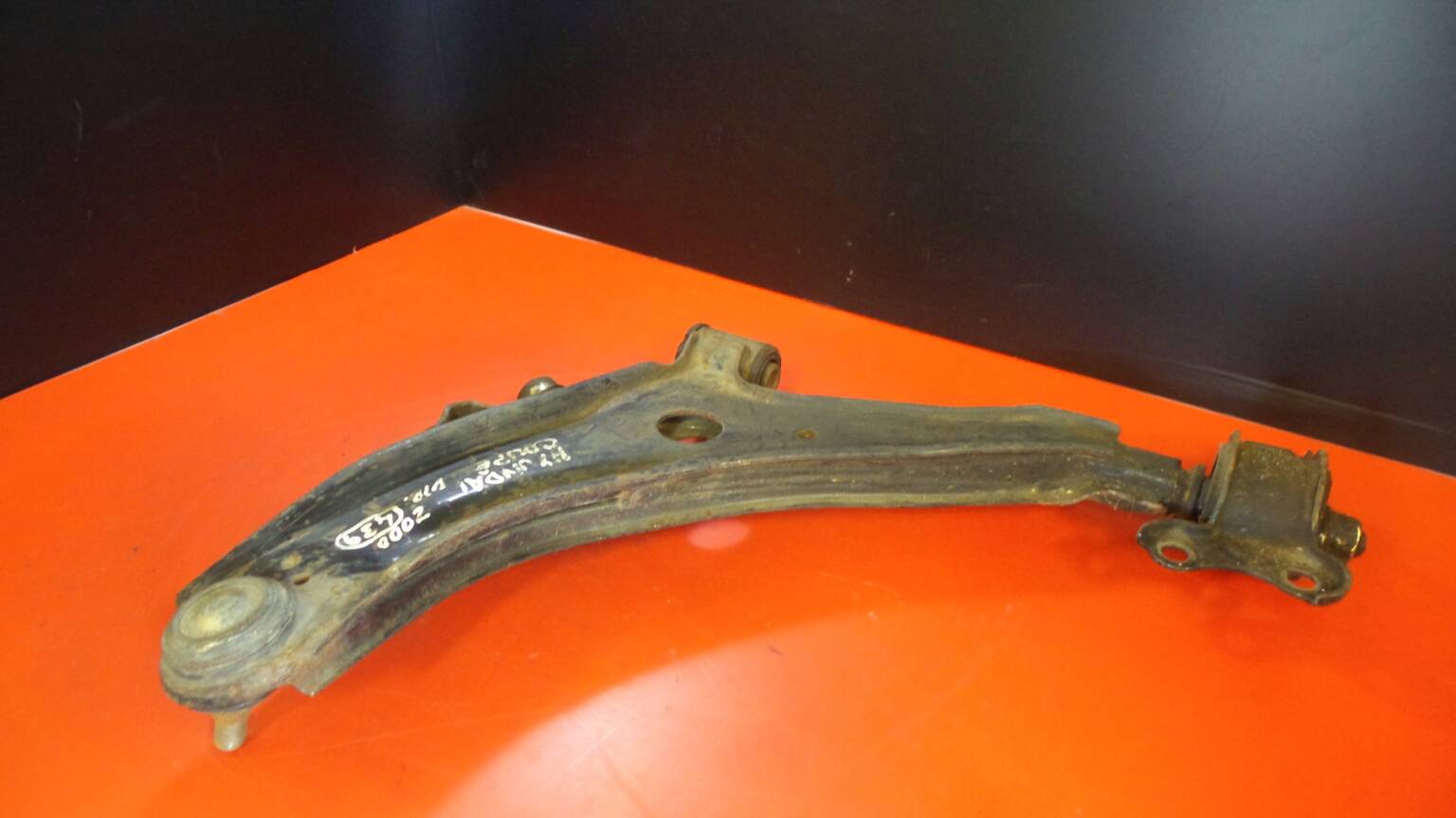 Bras de suspension Avant Droite HYUNDAI Coupé (RD)