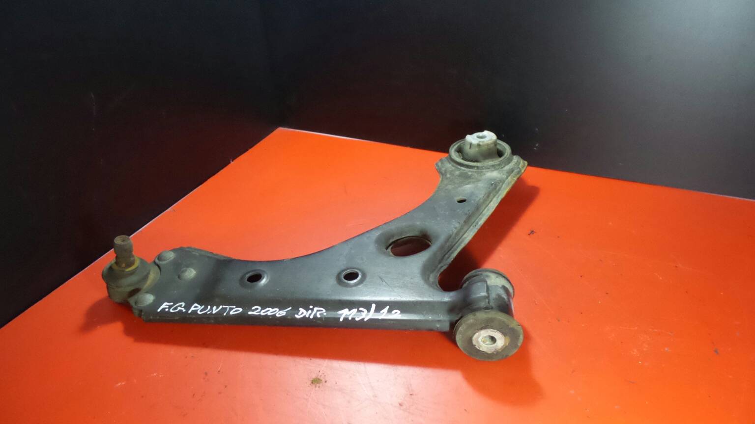 Bras de suspension Avant Droite FIAT Grande Punto (199_)