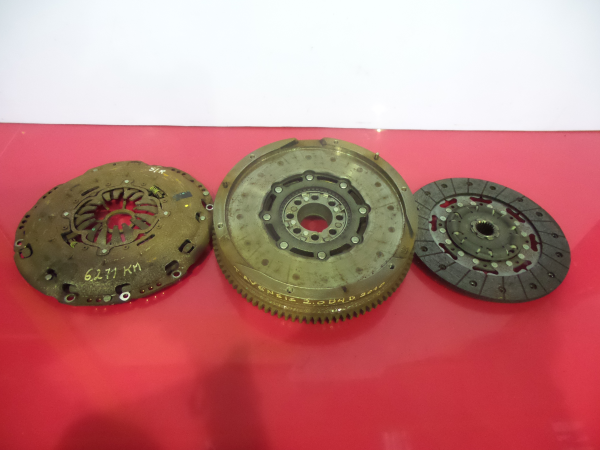 Volante motor TOYOTA Avensis Wagon (_T27_) Imagem-2