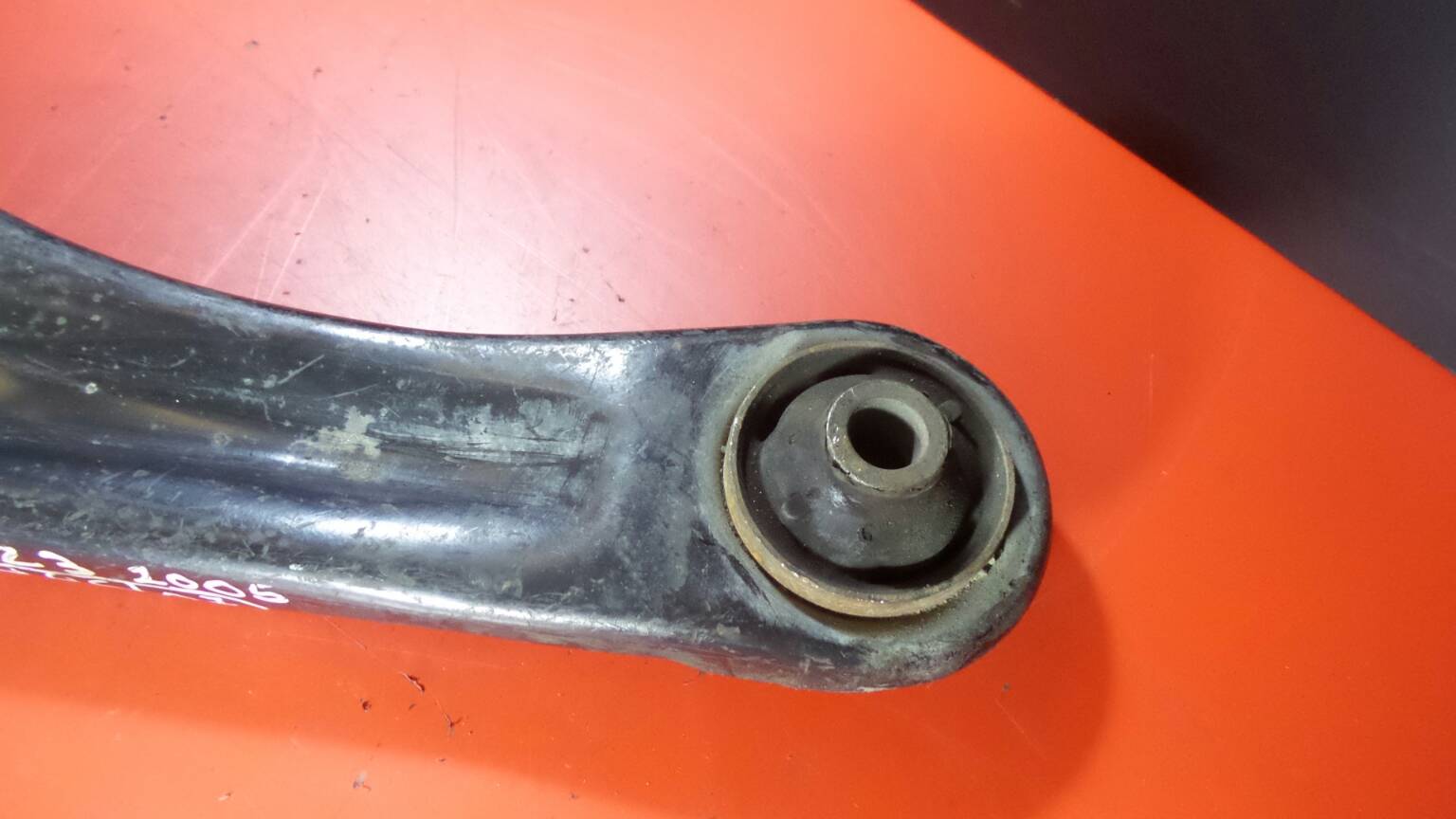 Bras de suspension Avant Droite MITSUBISHI Colt VI (Z3_A, Z2_A) Imagem-1