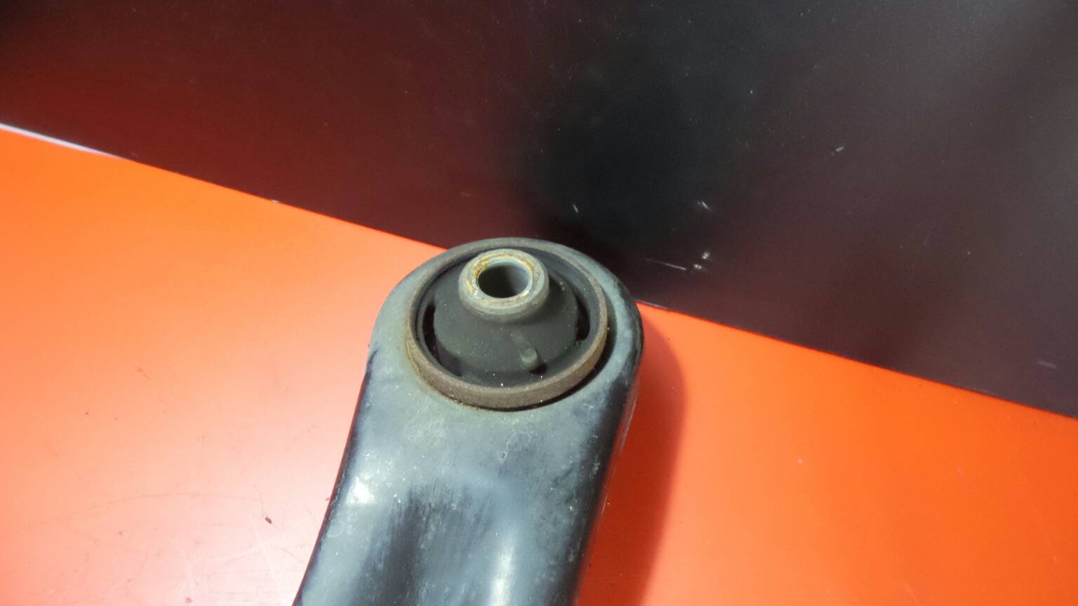 Bras de suspension Avant Droite MITSUBISHI Colt VI (Z3_A, Z2_A) Imagem-1