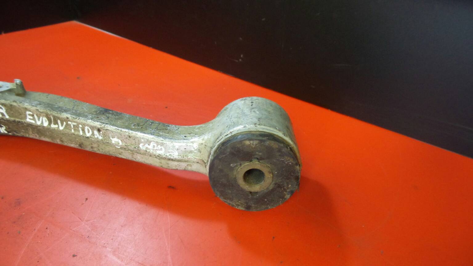 Bras de suspension Avant Droite MITSUBISHI Lancer VIII Sedan (CY_A, CZ_A) Imagem-1