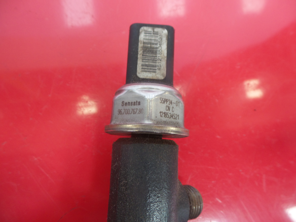 Fuel rail FORD Focus III Imagem-5