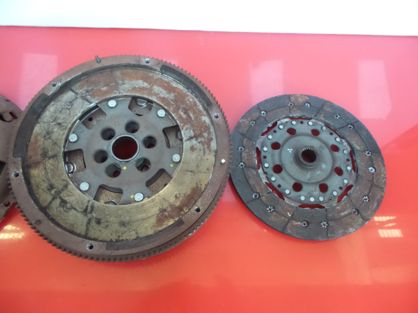 Volante motor MITSUBISHI Lancer VIII Sportback (CX_A) Imagem-4