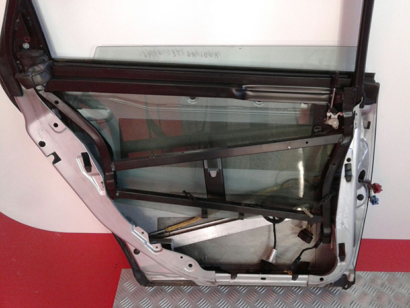 Porta trás esquerda AUDI Allroad (4BH, C5) Imagem-2
