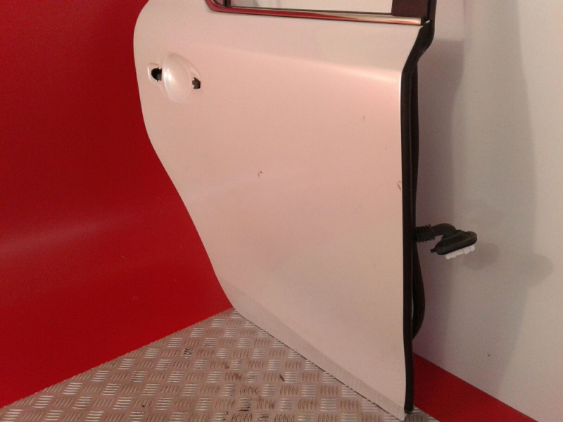 Right rear door LEXUS CT (ZWA10_) Imagem-1