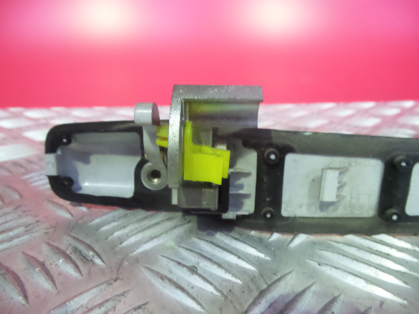 Poignée de porte arrière gauche MITSUBISHI Grandis (NA_W) Imagem-4