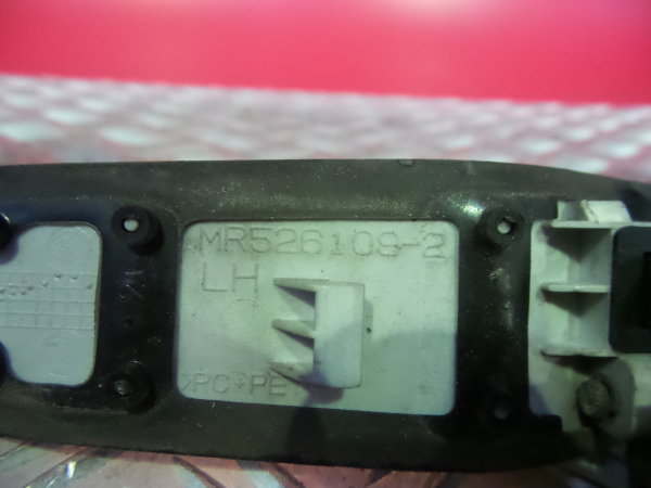 Poignée de porte arrière gauche MITSUBISHI Grandis (NA_W) Imagem-5