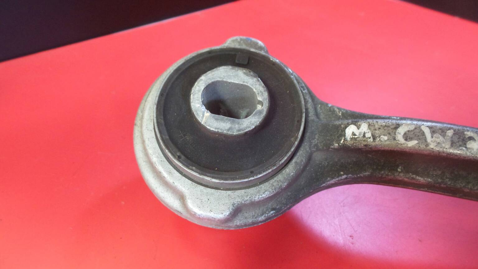 Braccio di sospensione anteriore sinistro MERCEDES-BENZ Classe C (W204) Imagem-1