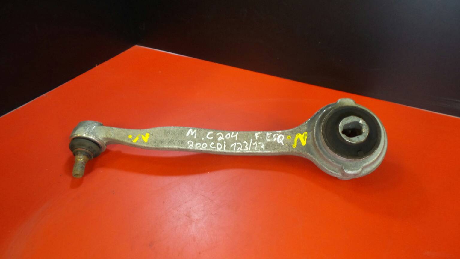 Brazo suspensión delantero izquierdo MERCEDES-BENZ Classe C (W204)