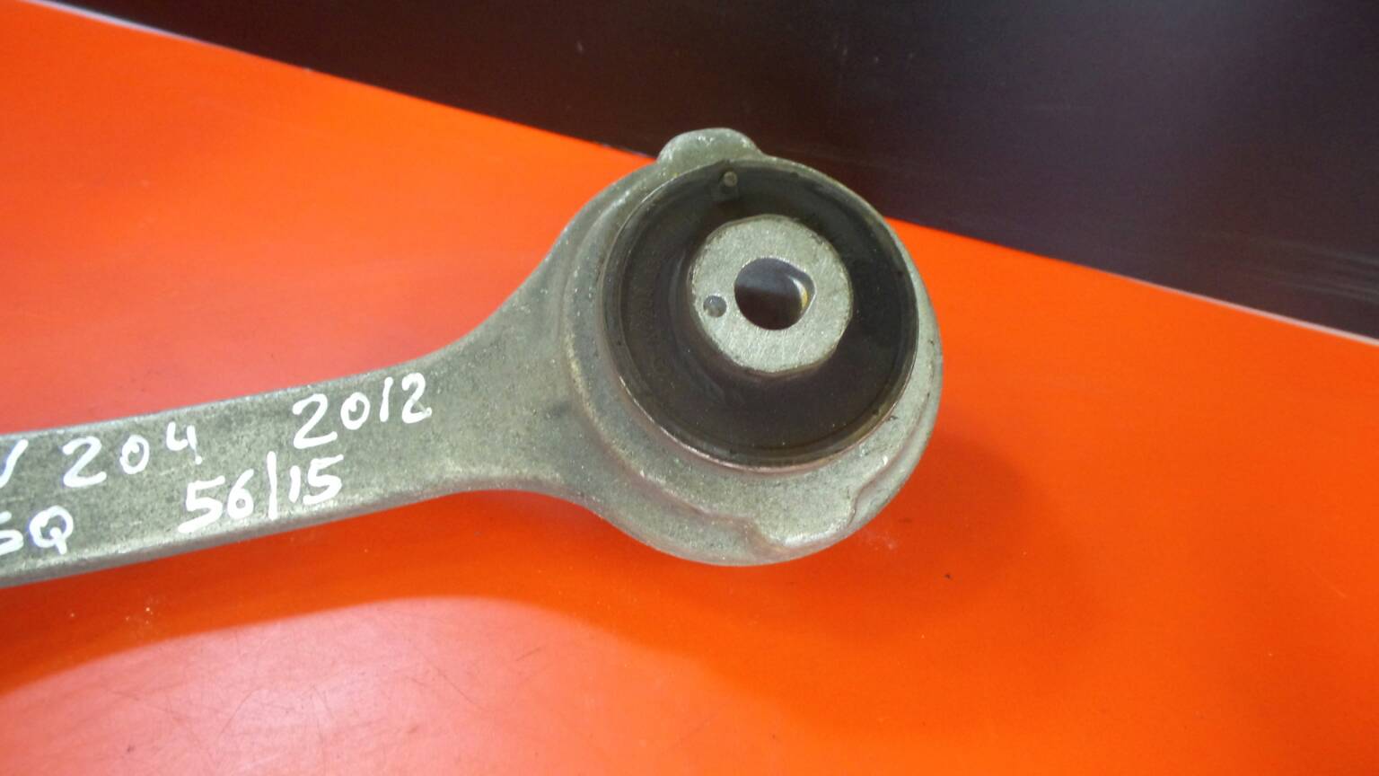 Bras de suspension Avant gauche MERCEDES-BENZ Classe C (W204) Imagem-1